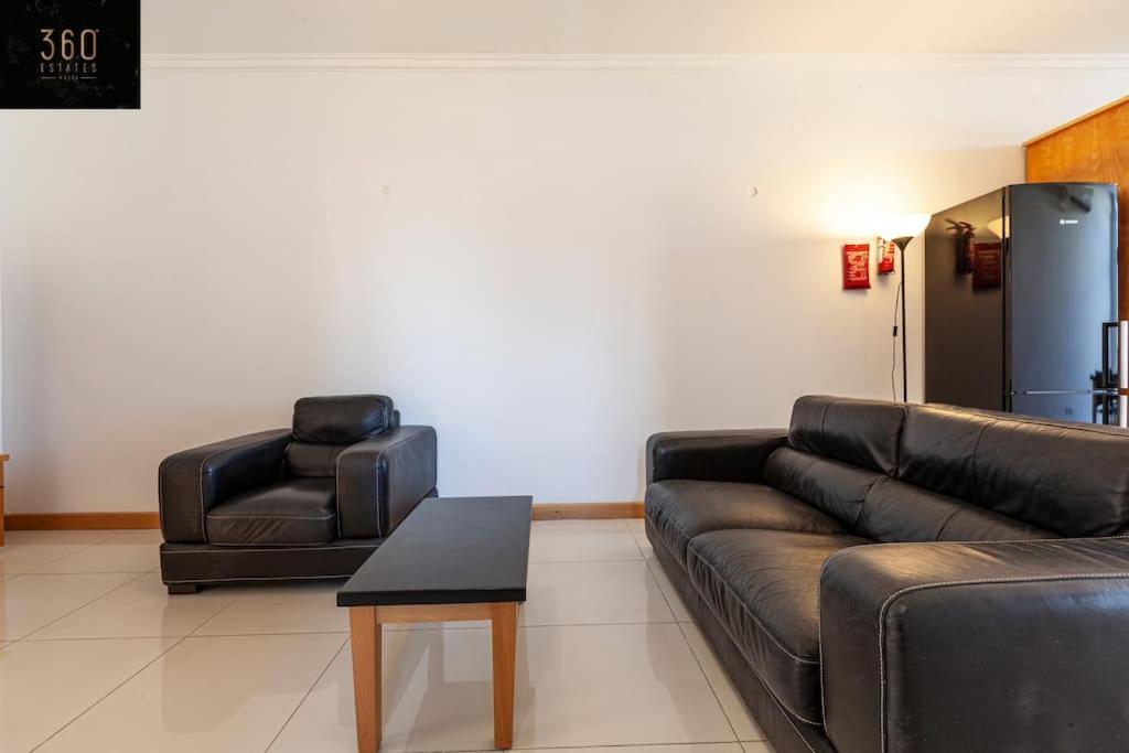 Comfortable Penthouse, Served With Lift, Wifi & Ac By 360 Estates Gzira Exterior photo
