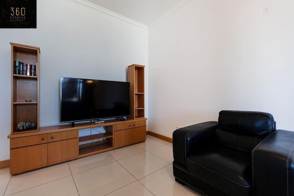 Comfortable Penthouse, Served With Lift, Wifi & Ac By 360 Estates Gzira Exterior photo